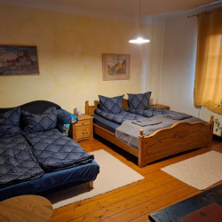 ausgezogenes Schlafsofa